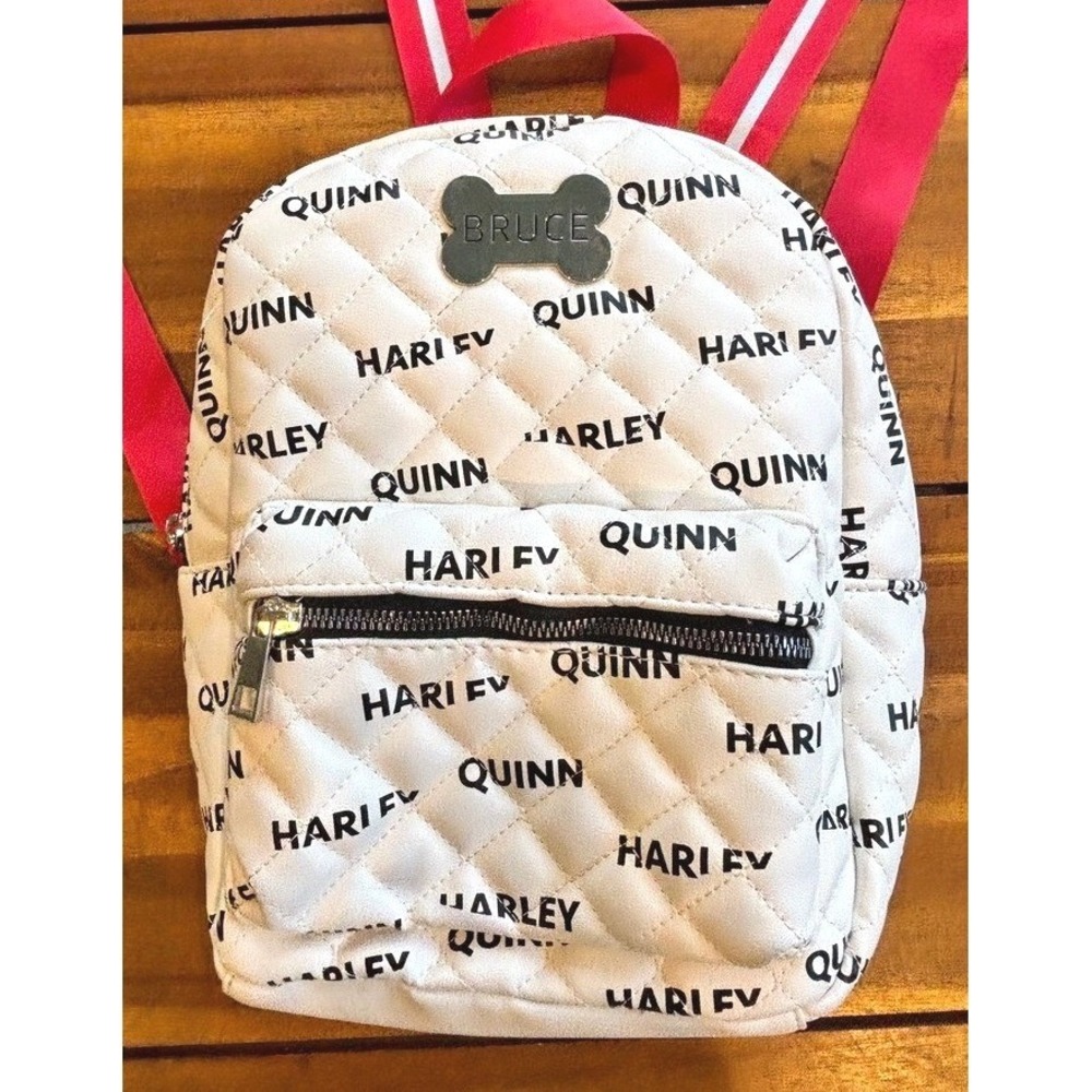 DC Comics Birds of Prey Harley Quinn Mini Backpack –‎ Bruce Hyena Charm